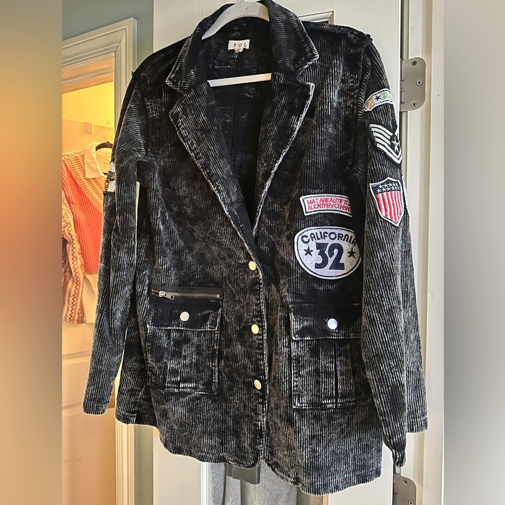 Nwots POL Black Corduroy Women's Jacket with Patches. Oversized Small.